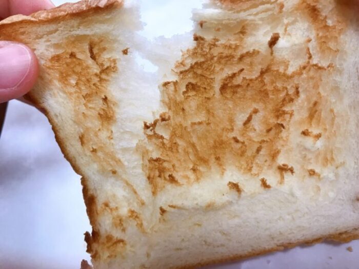 食パンをトーストした