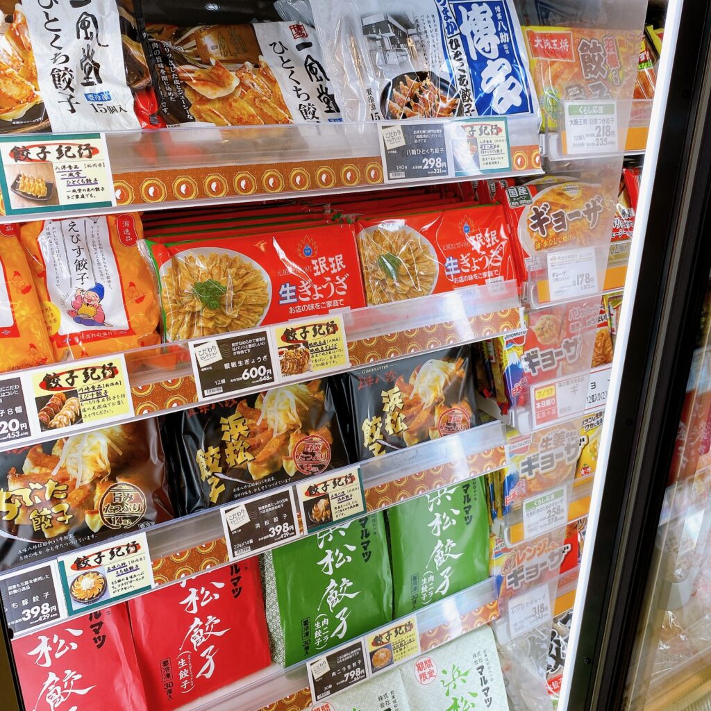 冷凍食品が陳列されている