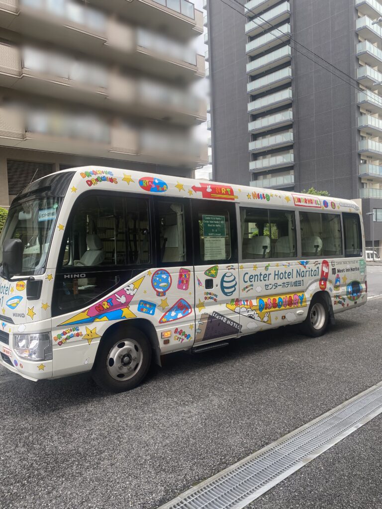 シャトルバス
