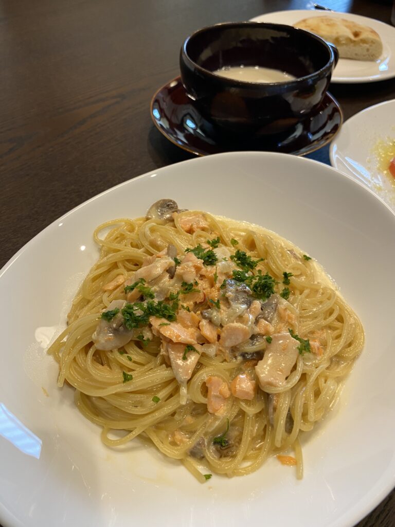 クリームパスタ