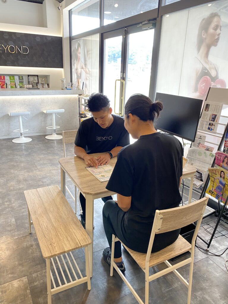 話し合っている