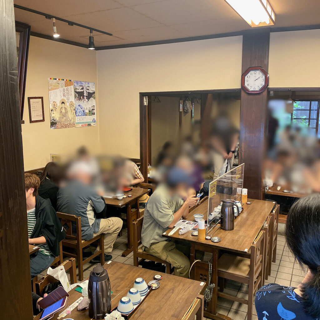 川豊本店の店内