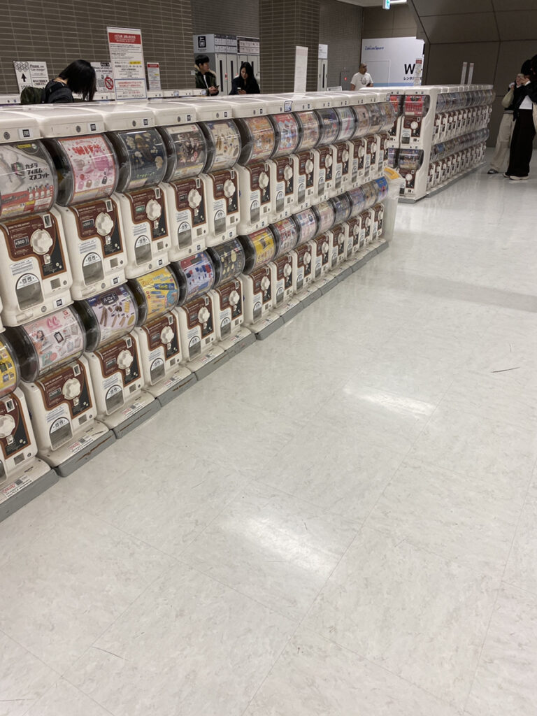 第2ターミナルのガチャガチャ