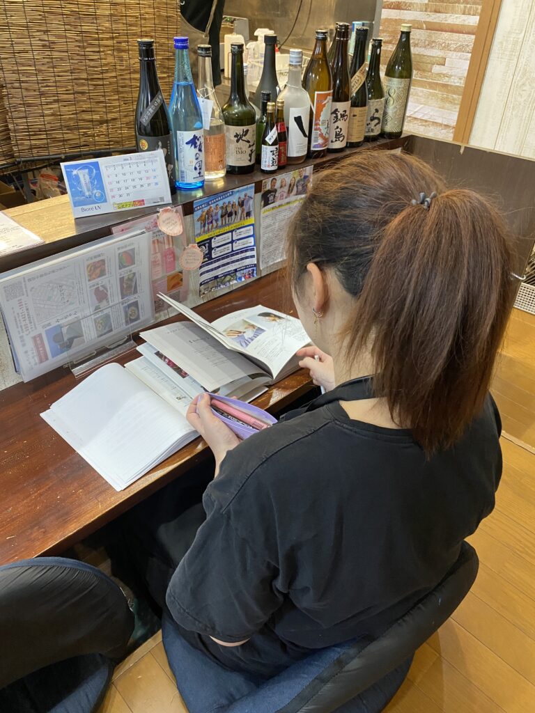 試験勉強しているゆいちゃん