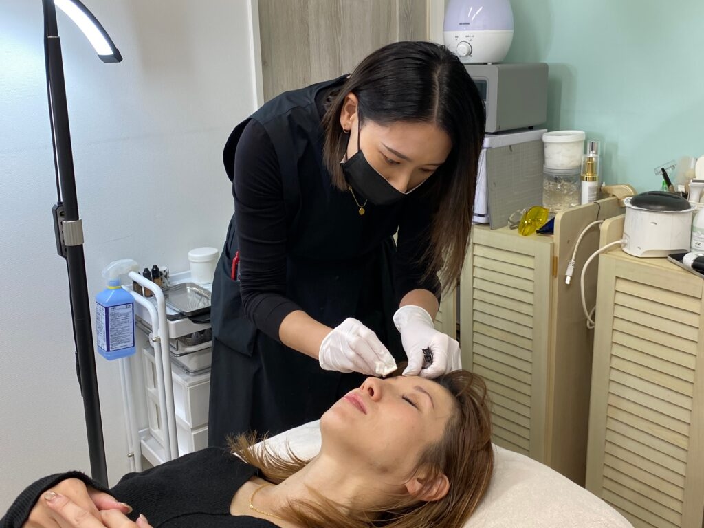 眉毛施術