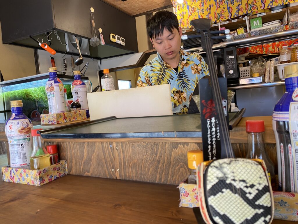 カウンターと店主