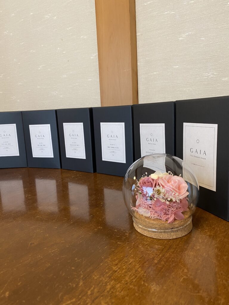 箱が並んでいる