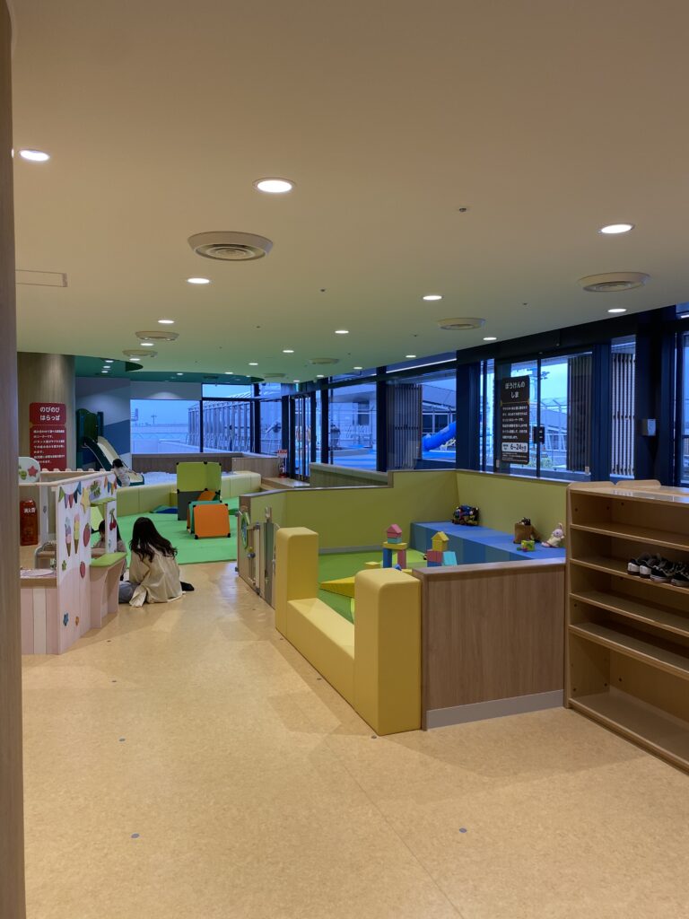 キンダープラッツの室内