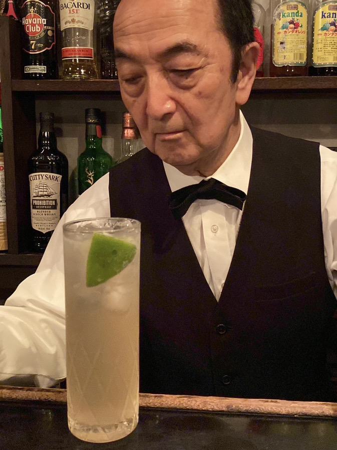 カクテルバー東洋のジントニック