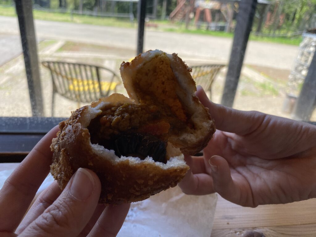 ザファームベースのカレーパン