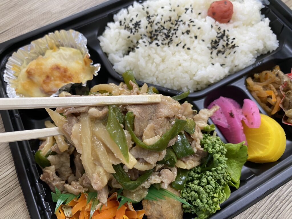 青椒肉絲弁当