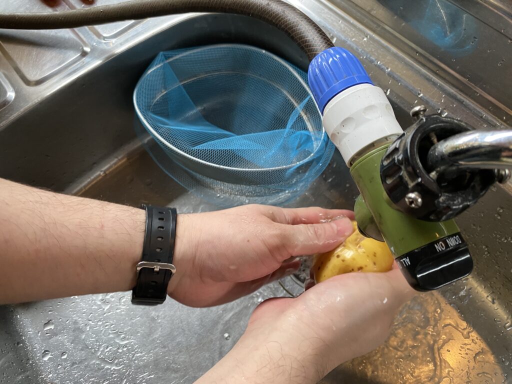 野菜あらう