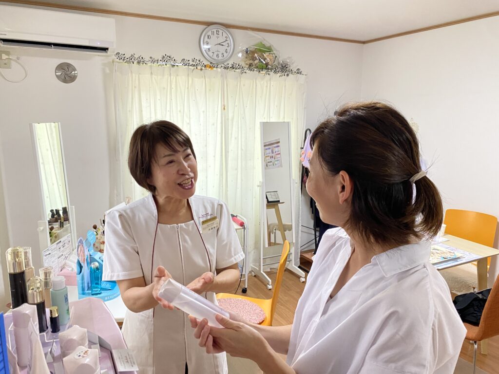 話してる