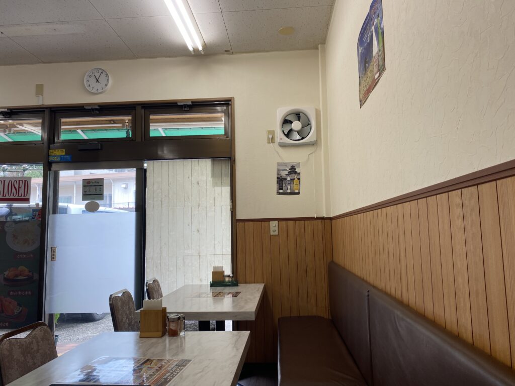 ポカラ ナンカレーハウスの店内の雰囲気
