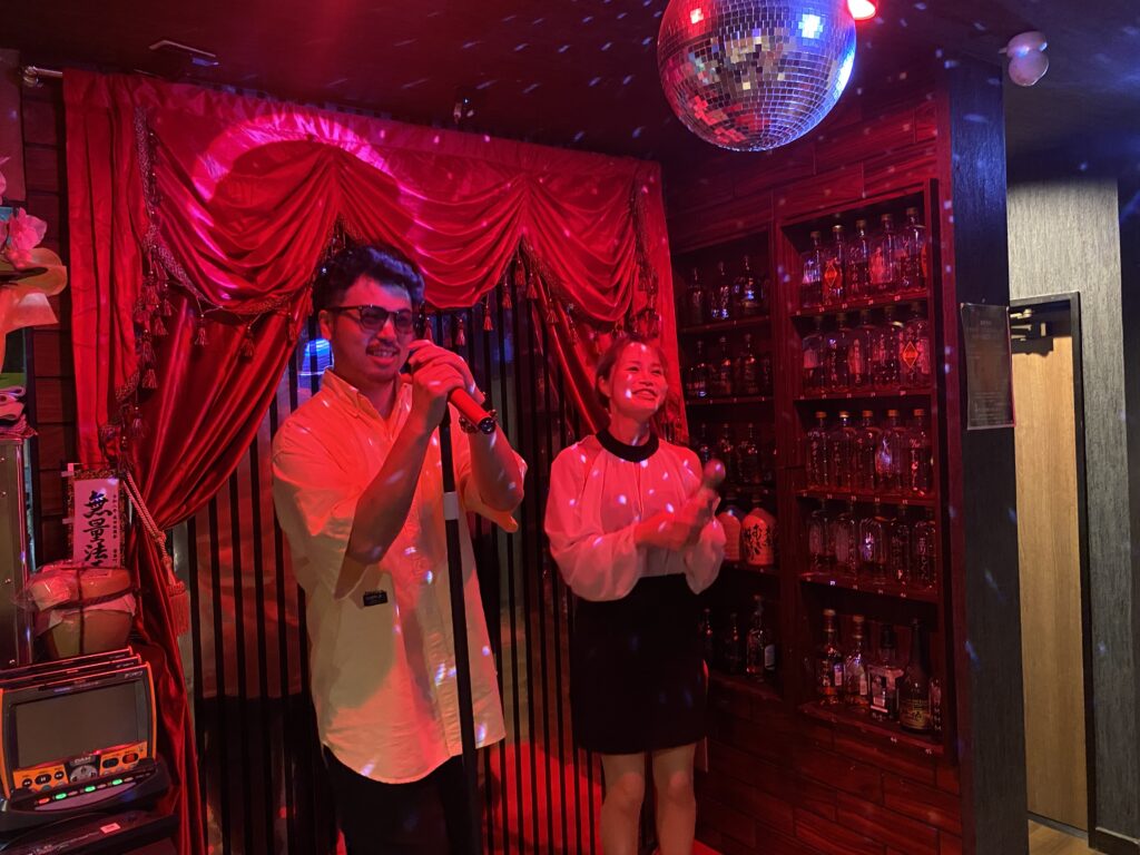 お客様とカラオケ